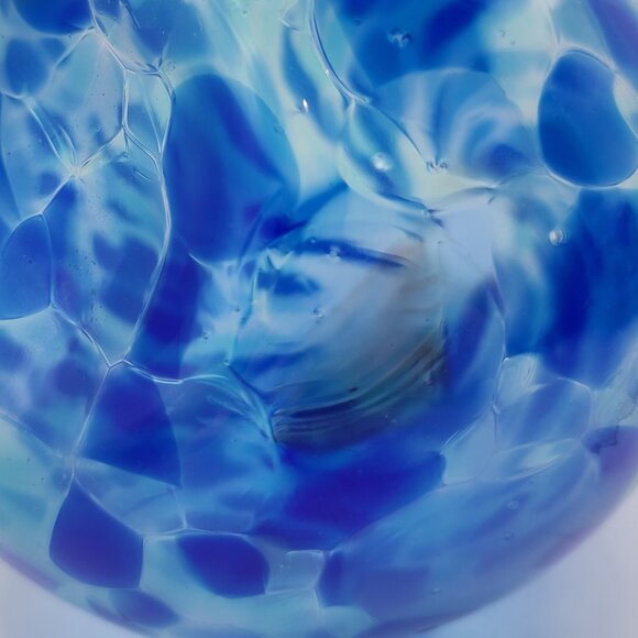 FINAL CLEARANCE Art Glass Blue Shades Confetti Bud Vase Bulbous Teardrop 6" High - Picture 11 of 12